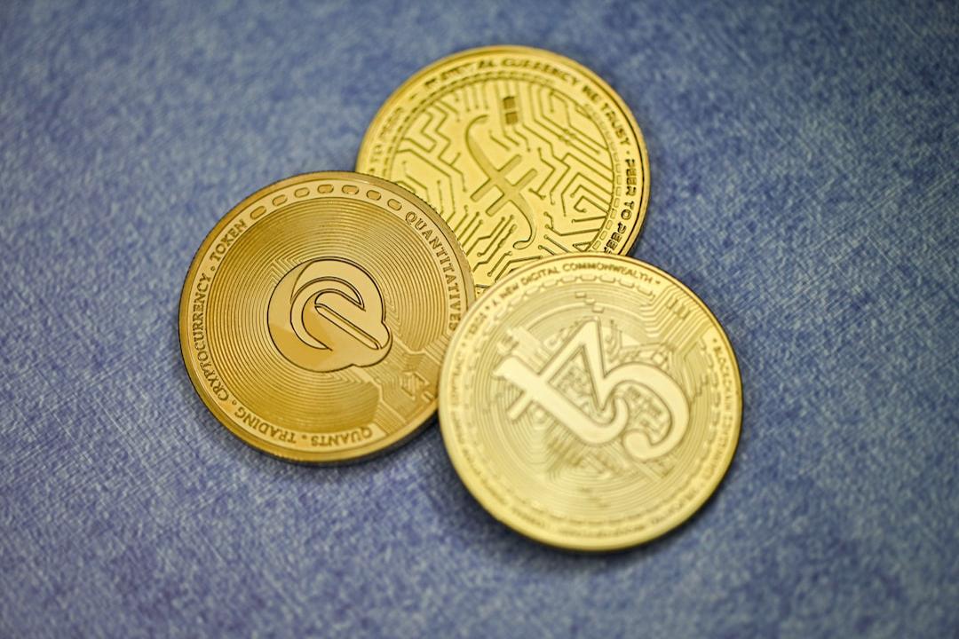 Gold Prices Decline as Tensions Ease in US-China Trade Relations; Bitcoin Remains Stable